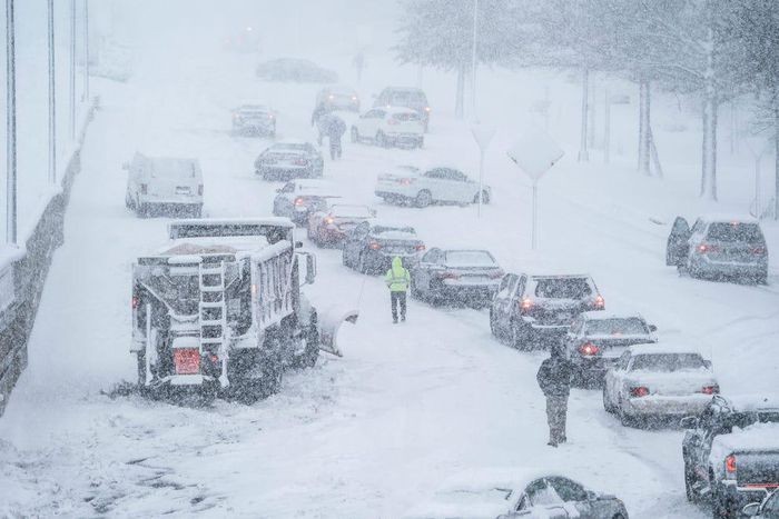 Thủ đô Washington bị 'nhấn chìm' trong bão tuyết