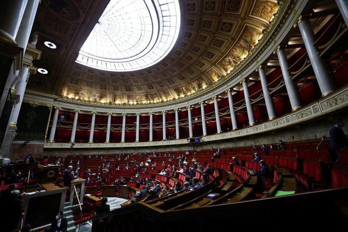 Quốc hội Pháp bất ngờ dừng họp vì phát biểu của Tổng thống Macron