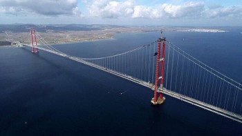 Cầu treo dài nhất thế giới nối 2 lục địa Á - Âu sắp hoàn thành