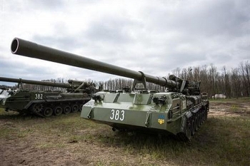 Ukraine tung pháo tự hành mạnh nhất tới khu vực giới tuyến Donbass