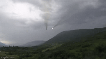 Pháo phản lực đa nòng BM-21 Grad của Nga khai hỏa, nã rocket dồn dập như mưa