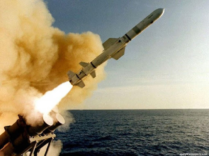 Hải quân Mỹ nhận tên lửa hành trình có thể tấn công mặt đất lẫn diệt hạm