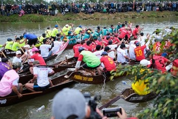 Độc đáo lễ hội đua trải truyền thống trên sông Như Ý