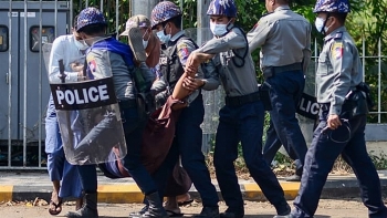 them loat thanh vien dang cua ba suu kyi bi bat giu