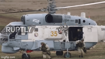 Cận cảnh Hạm đội Biển Đen tập trận tấn công trên không tại Crimea