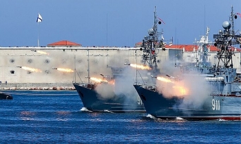 Nga diễn tập bắn đạn thật ở Biển Đen với sự tham gia của tàu tên lửa