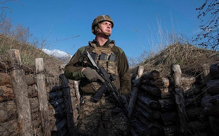 Tướng Ukraine tuyên bố Kiev đã bật chế độ sẵn sàng chiến đấu trong trường hợp xung đột quân sự với Nga