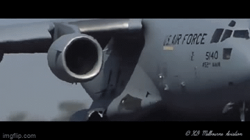Video: Va phải chim, động cơ 'ngựa thồ' C-17 của Mỹ bốc cháy ngùn ngụt trên đường băng