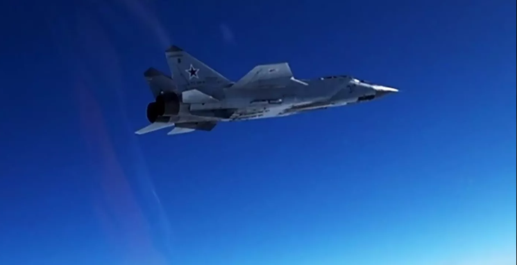 Phi hành đoàn của MiG-31BM tiến hành tập bay chiến thuật ở phía đông bắc Nga