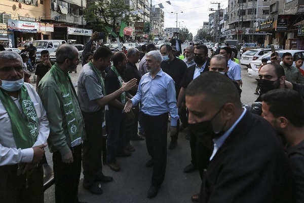 Thủ lĩnh cao cấp Hamas bất ngờ xuất hiện trong buổi diễu hành