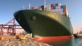 Chủ tàu Ever Given "tố ngược" ban quản lý kênh đào Suez khiến tàu mắc cạn