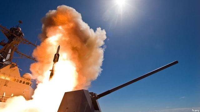 Tên lửa đánh chặn Mỹ bắn trượt mục tiêu do tàu trinh sát Nga chế áp?