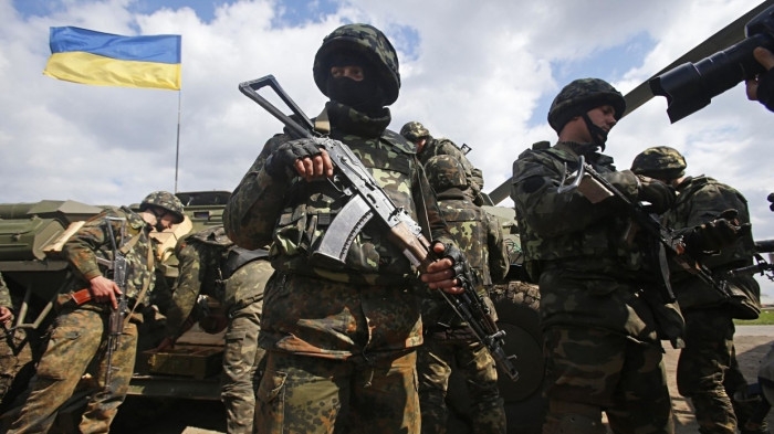 Lực lượng vũ trang Ukraine đang ép binh sĩ gia hạn hợp đồng?