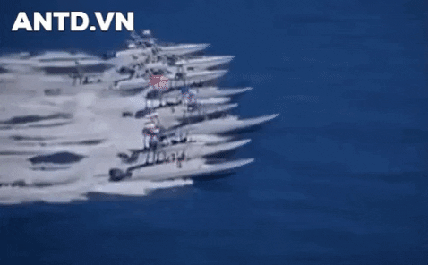 Biên đội tàu chuyên chở xuồng cao tốc vượt mũi Hảo Vọng khiến Mỹ lo ngại