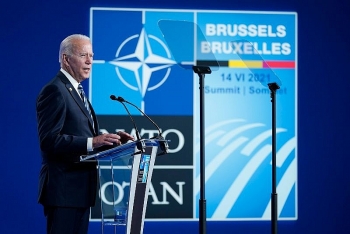 Tổng thống Biden đưa ra hàng loạt cảnh cáo với người đồng cấp Nga