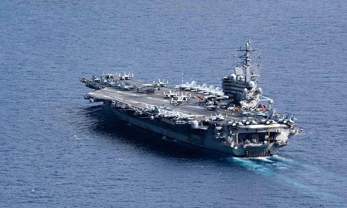 Tàu sân bay Ronald Reagan cùng nhóm chiến hạm hộ tống tiến vào Biển Đông