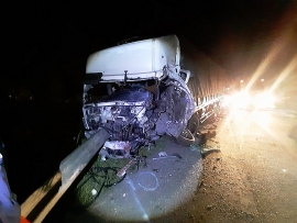 Tin tức tai nạn giao thông sáng 21/7: Xe khách và xe tải tông nhau trực diện, ít nhất 8 người chết