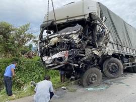 Vụ tai nạn 8 người chết ở Bình Thuận: Tài xế kể lại giây phút xe khách đấu đầu xe tải