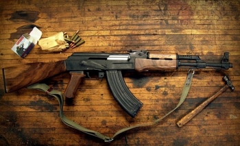 sung truong ak 47 va ak 74 loai nao uu viet hon