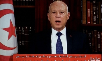 Tổng thống Tunisia giải tán Chính phủ, đình chỉ Quốc hội và sa thải Thủ tướng