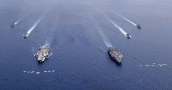 Hé lộ video Hải quân Mỹ tập trận phô diễn sức mạnh trên Biển Đông, răn đe Trung Quốc