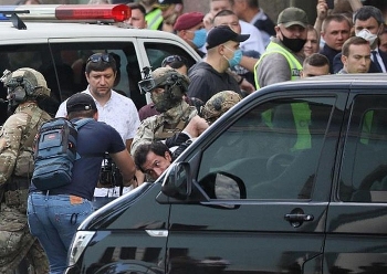 Đặc nhiệm Ukraine khống chế người đàn ông dọa mang bom nổ tung trung tâm thương mại