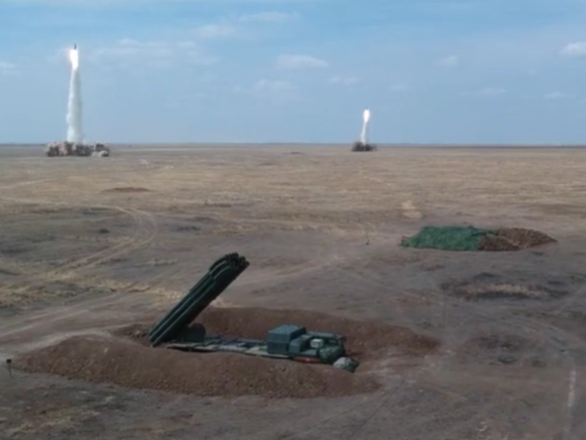 Nga bắn loạt tên lửa đạn đạo trúng mục tiêu cách 90 km một cách ngoạn mục