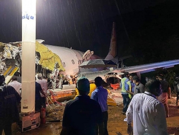 Máy bay chở 184 người của Ấn Độ bị rơi, 20 người thiệt mạng