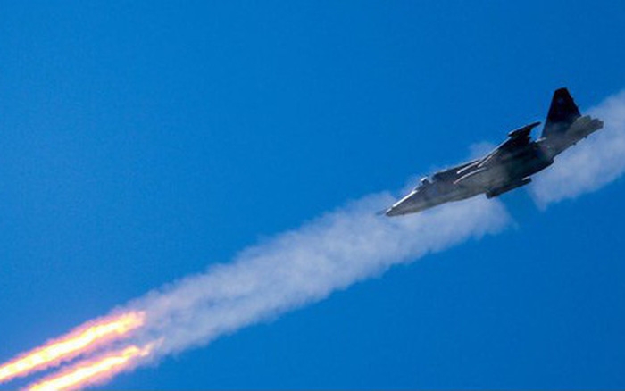 Video: Mãn nhãn cảnh “xe tăng bay” Su-25SM3 của không quân Nga khai hỏa đầy uy lực