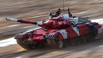 Video: Xe tăng Nga lao như tên bắn với vận tốc 80 km/h, phá kỷ lục tại Army Games