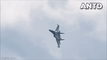 Su-35 Nga gặp nạn rơi trong khi huấn luyện, phi công may mắn bung dù an toàn