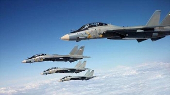 F-14 Iran diệt thành công mục tiêu bằng tên lửa Fakour-90