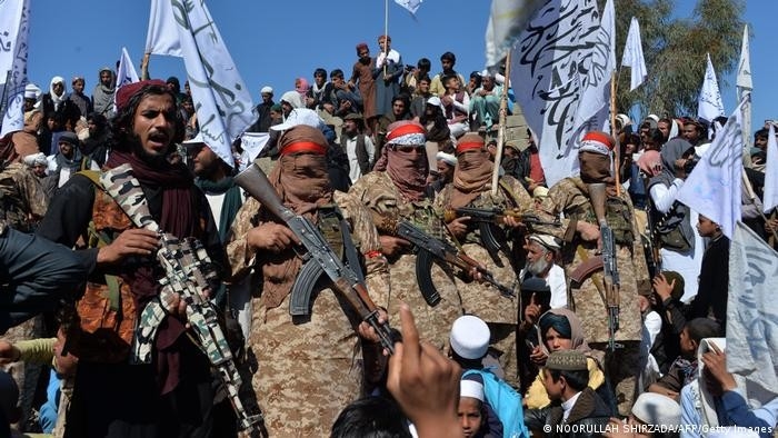Afghanistan bất ngờ thay tướng quân đội giữa lúc "dầu sôi lửa bỏng"