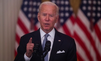 Tổng thống Biden đổ lỗi cho người tiền nhiệm đã "trao quyền cho Taliban"