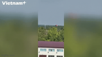 Khoảnh khắc máy bay vận tải quân sự Nga lao xuống đất