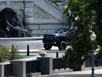 Người dọa đánh bom gần Điện Capitol mắc chứng tâm thần phân liệt?