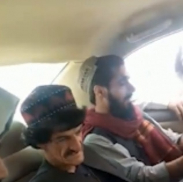 Lộ video diễn viên hài Afghanistan bị Taliban đưa đi hành quyết
