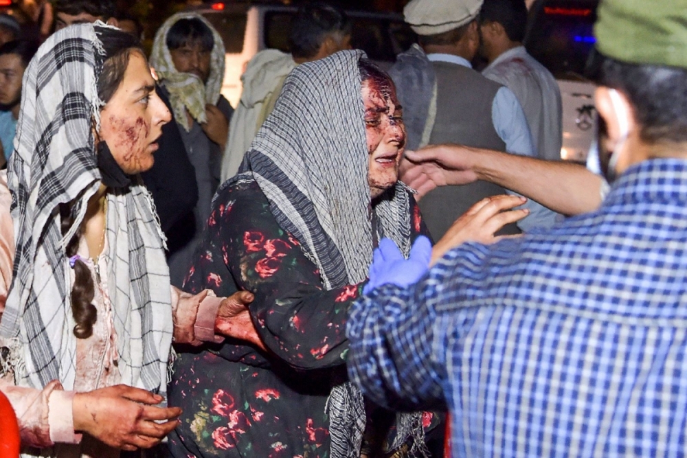 Ảnh: Kabul tang thương và hỗn loạn sau vụ đánh bom đẫm máu