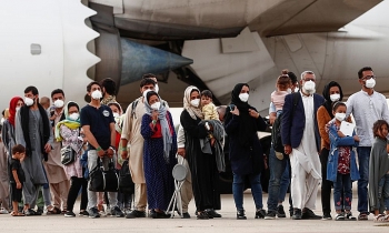 Hàng loạt quốc gia ngừng sơ tán công dân khỏi Afghanistan