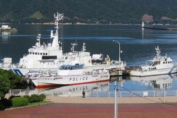Nhật Bản tìm kiếm tàu hàng chở 43 thủy thủ và 5.800 vật nuôi mất tích trên biển Hoa Đông