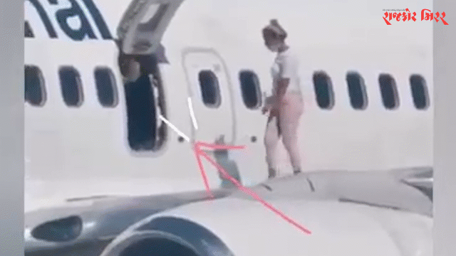 Cô gái Ukraine mở cửa thoát hiểm đi dạo trên cánh máy bay vì thấy quá nóng bức, ngột ngạt