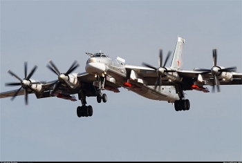 video tu 95ms cua khong quan nga tiep nhien lieu ngoan muc o do cao 5000m khi dang bay 600 kmgio