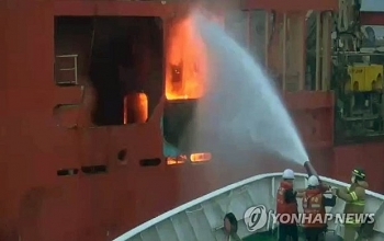 Có 10 thuyền viên Việt Nam trên chiếc tàu bị cháy ở Hàn Quốc