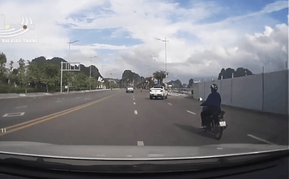 camera giao thong pha xu ly kho hieu cua tai xe xe ban tai gay xon xao cong dong mang