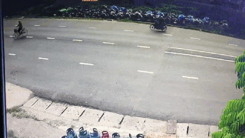 Camera giao thông: Chạy xe máy tốc độ cao tông văng cụ ông đi xe đạp, nam thanh niên tử vong tại chỗ