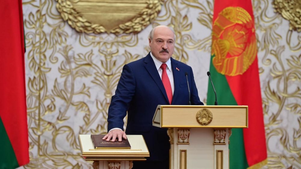 tong thong phap noi ong lukashenko bat buoc phai ra di