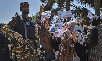 Taliban bắn chỉ thiên để giải tán đám đông biểu tình ở Kabul