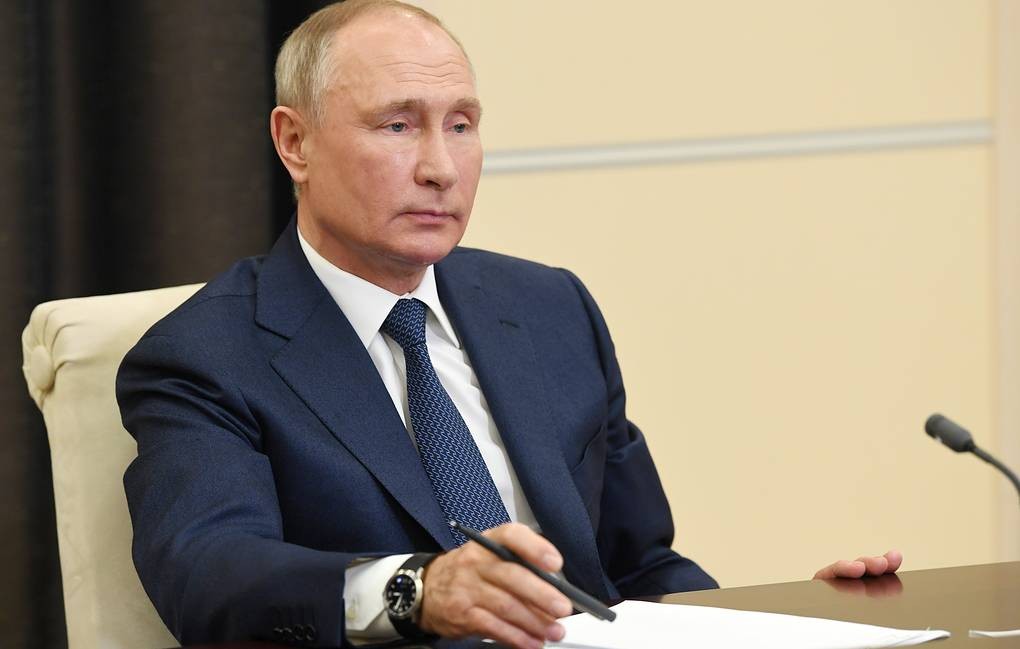 Tổng thống Putin cân nhắc tự cách ly sau khi hàng loạt nhân viên thân cận mắc COVID-19