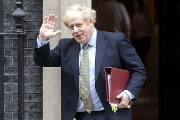 Thủ tướng Anh cân nhắc có thể rời nhiệm sở vì lương quá thấp