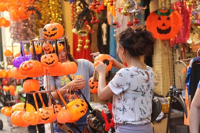 Halloween năm 2020 là ngày nào và Top những địa điểm vui chơi đặc sắc trong lễ Halloween?